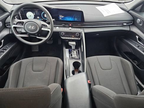 Used 2024 Hyundai Elantra SEL FWD image 14