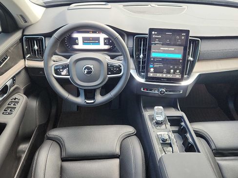 Used 2025 Volvo XC90 B6 Ultra w/ Protection Package Premier AWD/4WD image 11