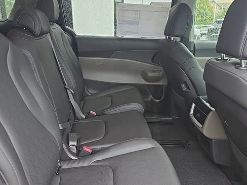 New 2026 Kia Carnival EX image 11