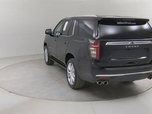 Used 2021 Chevrolet Tahoe High Country w/ Premium Package image 17