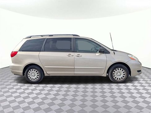 Used 2008 Toyota Sienna LE image 3