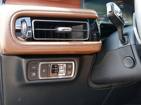 Used 2022 Lincoln Aviator Grand Touring w/ Equipment Group 301A image 17