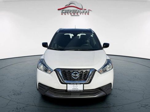 Used 2020 Nissan Kicks SV FWD image 2