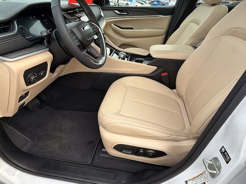 Used 2025 Jeep Grand Cherokee Limited w/ Trailer Tow Package image 14