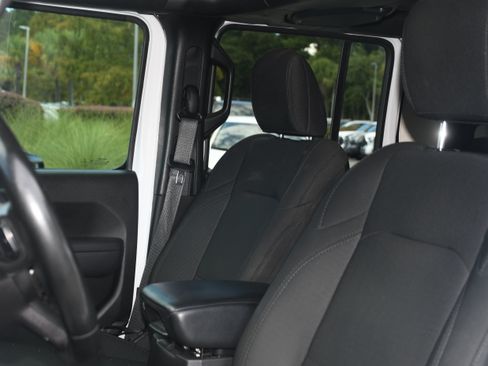 Used 2022 Jeep Gladiator Sport AWD/4WD image 21