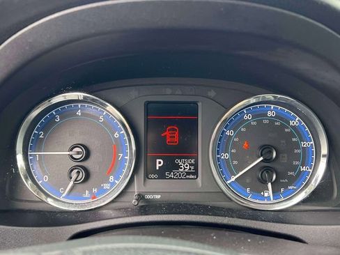 Certified 2018 Toyota Corolla LE image 28