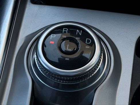 Used 2023 Ford Explorer Platinum w/ Technology Package image 16