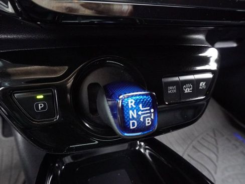 Used 2017 Toyota Prius Prime Advanced image 18