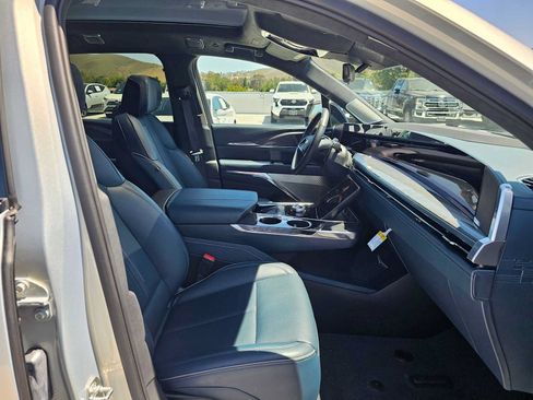 Used 2025 Cadillac Escalade IQ Sport 2 AWD/4WD image 10