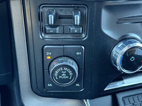 Used 2023 Ford F150 Platinum w/ Equipment Group 701A High image 9