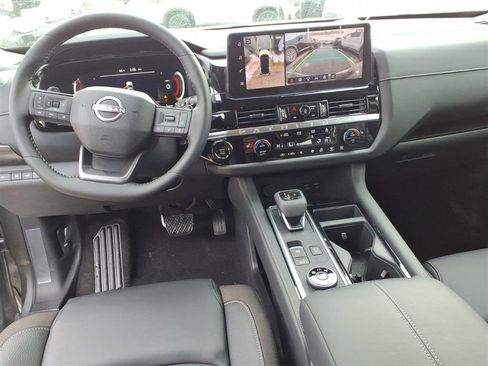 New 2026 Nissan Pathfinder SL image 9