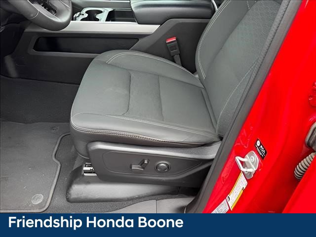 Used 2025 RAM 1500 Big Horn AWD/4WD image 10
