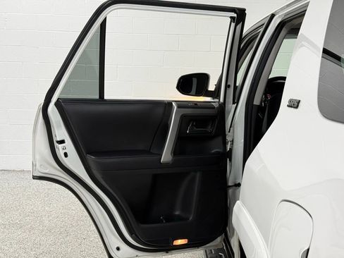 Used 2017 Toyota 4Runner SR5 image 63