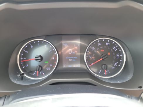 Used 2019 Toyota RAV4 XLE w/ Convenience Package FWD image 32