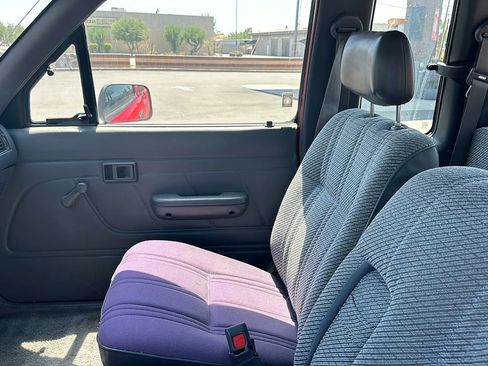 Used 1994 Toyota Pickup DX image 25