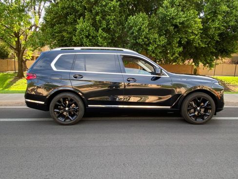 Used 2025 BMW X7 xDrive40i w/ Parking Assistance Package AWD/4WD image 8