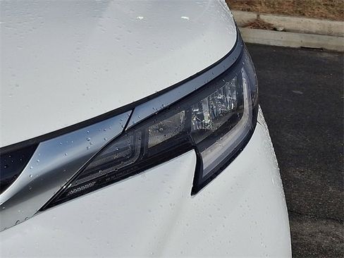 Used 2023 Toyota Sienna XSE w/ XSE Plus Package image 9