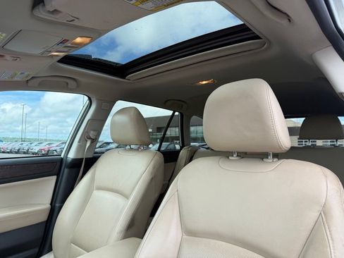Used 2017 Subaru Outback 2.5i Limited AWD/4WD image 23
