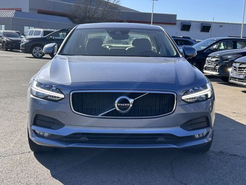 Used 2017 Volvo S90 T6 Momentum w/ Vision Package image 2
