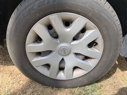 Used 2019 Nissan Rogue Sport S FWD image 13