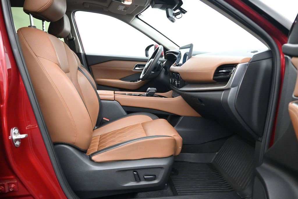 Used 2024 Nissan Rogue Platinum w/ Platinum Premium Package FWD image 24