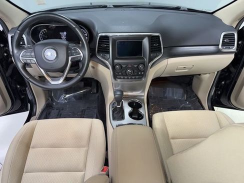 Used 2019 Jeep Grand Cherokee Laredo AWD/4WD image 15