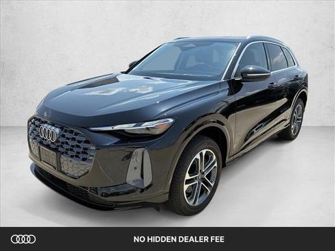 Used 2025 Audi Q5 Premium w/ Convenience Package AWD/4WD image 1