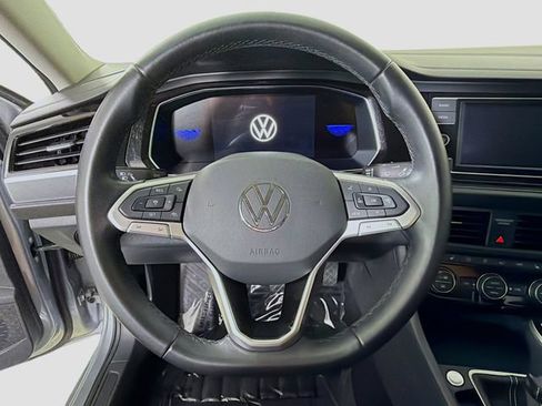 Used 2023 Volkswagen Jetta SE FWD image 12