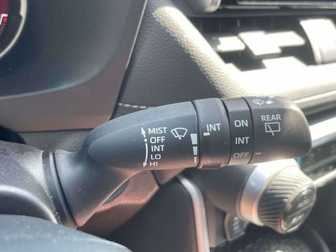 Used 2025 Toyota RAV4 XLE AWD/4WD image 27