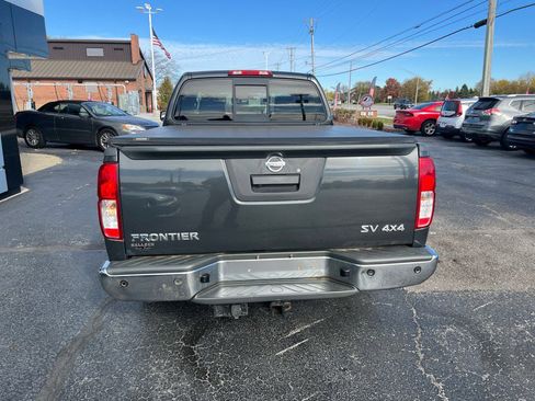 Used 2013 Nissan Frontier SV image 4
