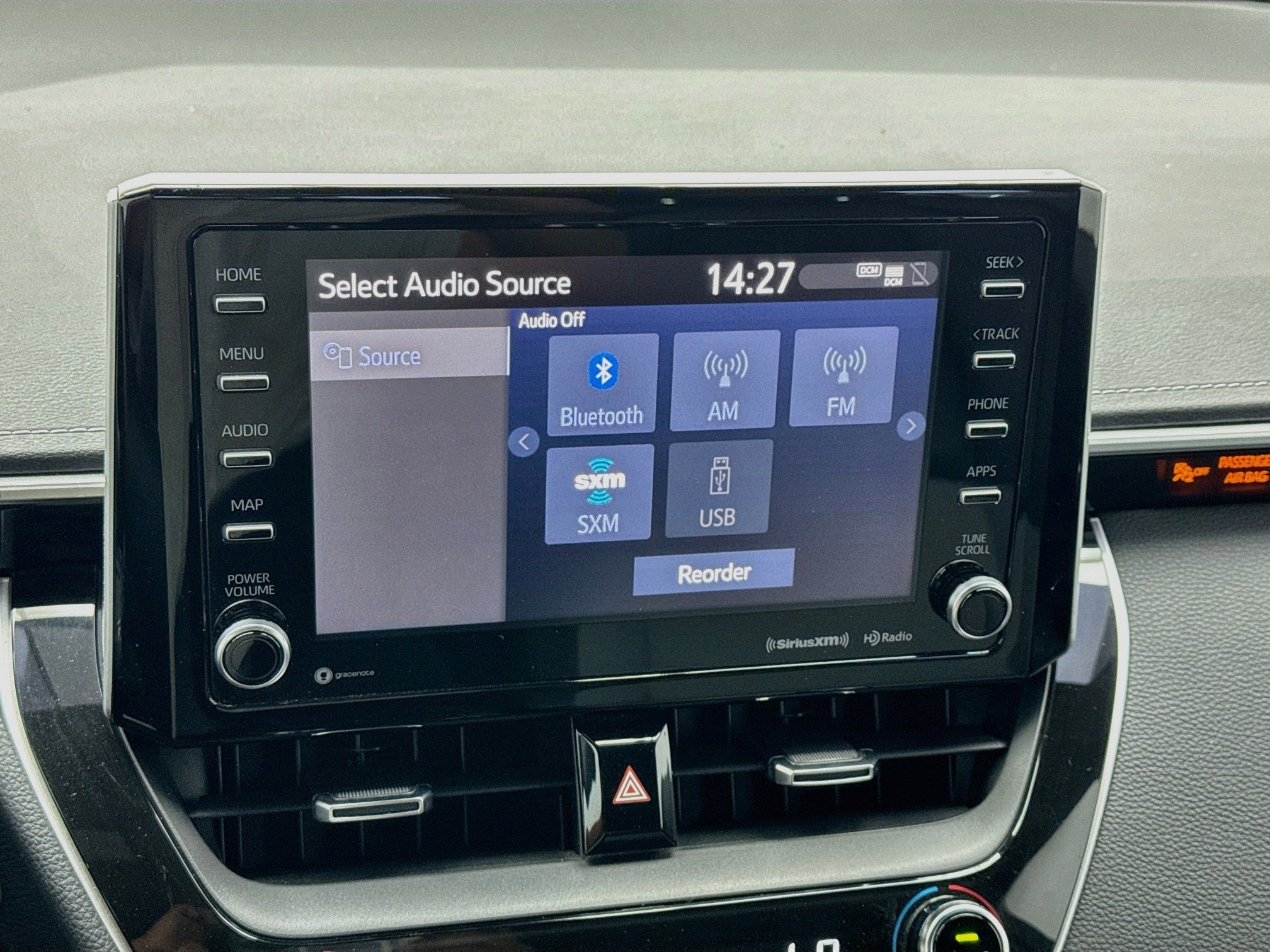 Used 2022 Toyota Corolla XSE FWD image 11