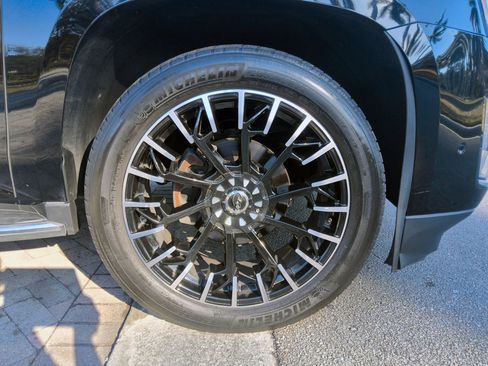 Used 2019 Cadillac Escalade ESV Luxury image 42