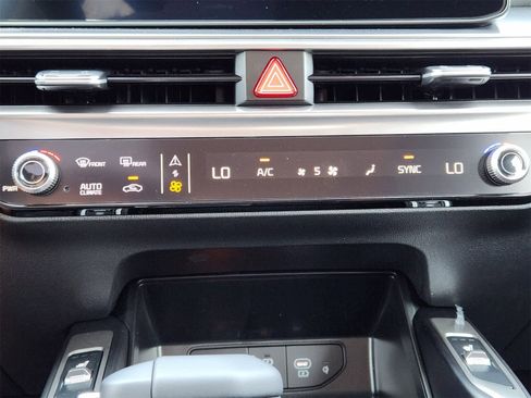 New 2026 Kia Sorento S w/ S Panoramic Sunroof Package image 17