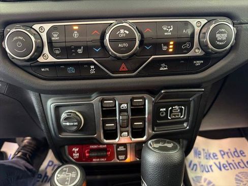Certified 2025 Jeep Wrangler Unlimited Rubicon 4xe w/ Convenience Group AWD/4WD image 16