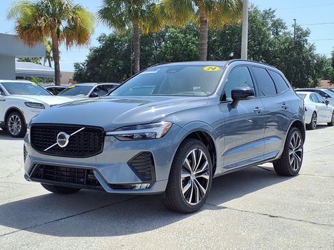 Certified 2024 Volvo XC60 B5 Plus w/ Protection Package Premier AWD/4WD image 3