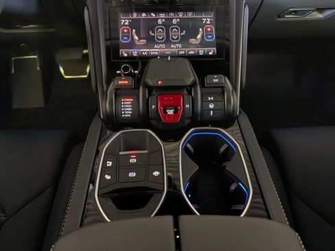 Used 2024 Lamborghini Urus S AWD/4WD image 35