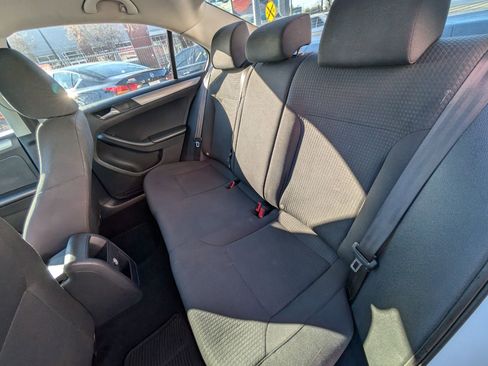 Used 2015 Volkswagen Jetta SE FWD image 18
