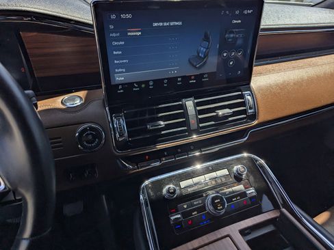 Certified 2024 Lincoln Navigator L Reserve AWD/4WD image 12