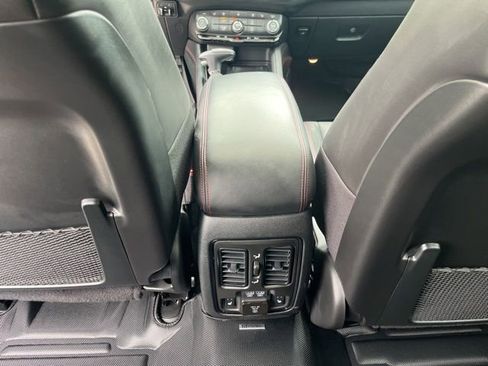 Used 2024 Dodge Durango R/T RWD image 17