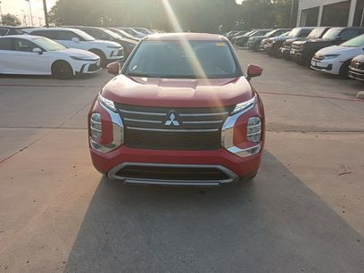 Used 2025 Mitsubishi Outlander SE