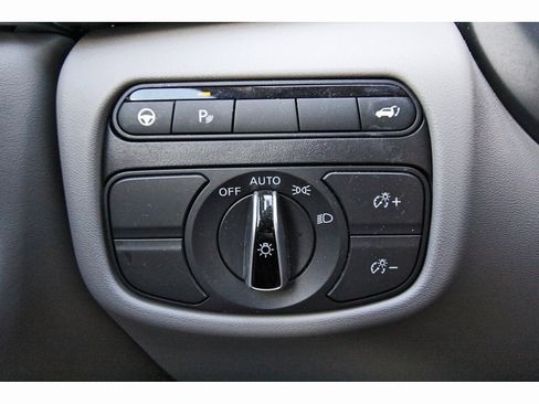 Used 2023 INFINITI QX50 Luxe image 19