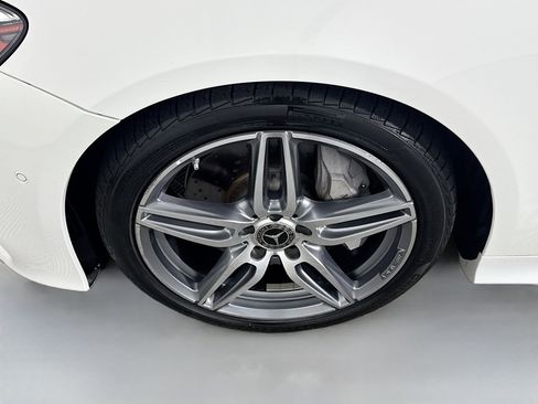 Used 2018 Mercedes-Benz E 400 E 400 image 36