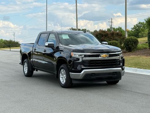 Used 2025 Chevrolet Silverado 1500 LT AWD/4WD image 7