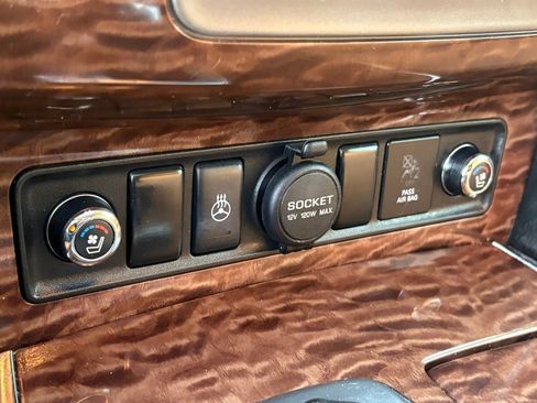 Used 2017 Nissan Armada Platinum w/ Captain Seat Package image 25