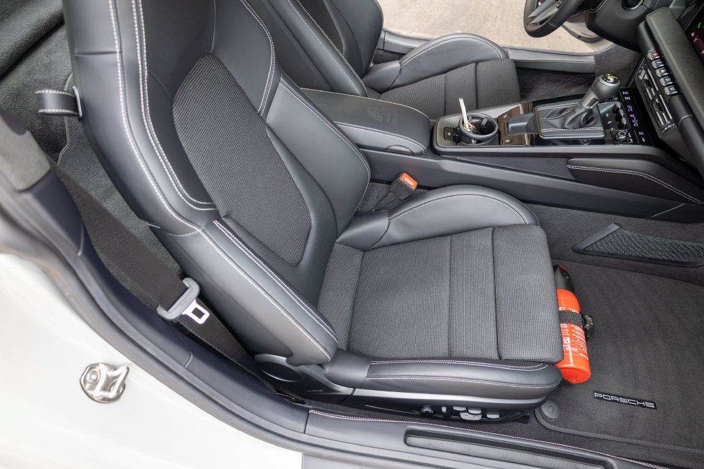 Used 2026 Porsche 911 Carrera RWD image 13