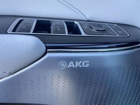 Certified 2024 Cadillac Lyriq Luxury image 27