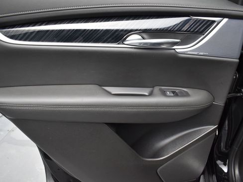 Used 2024 Cadillac XT6 Premium Luxury w/ Technology Package image 25