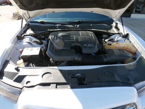 Used 2014 Dodge Charger SE image 16