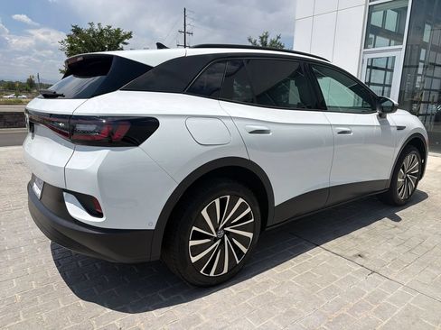 Certified 2025 Volkswagen ID.4 Pro AWD/4WD image 7