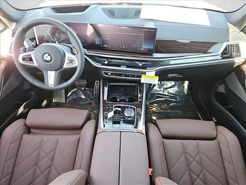 Used 2026 BMW X5 xDrive40i w/ M Sport Package AWD/4WD image 15